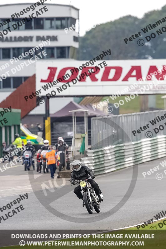 Vintage motorcycle club;eventdigitalimages;mallory park;mallory park trackday photographs;no limits trackdays;peter wileman photography;trackday digital images;trackday photos;vmcc festival 1000 bikes photographs